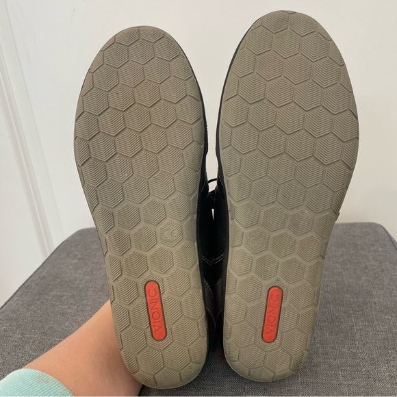 VIONIC Willa Leather Sneaker - Black Size 8.5 - Picture 10 of 10